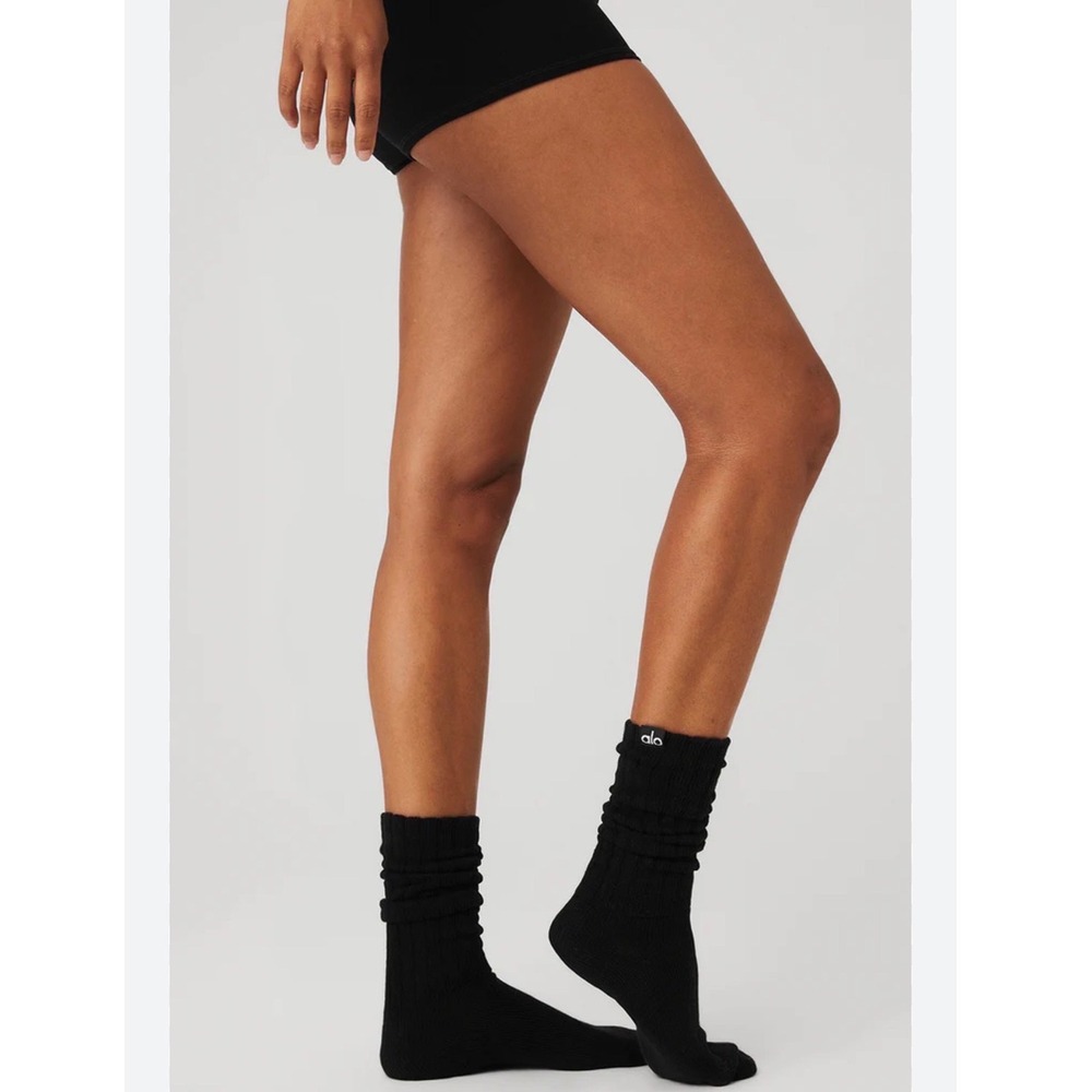 Alo Yoga Unisex Scrunch Sock Black Ribbed Slouchy Athletic Crew Socks Size M NEW